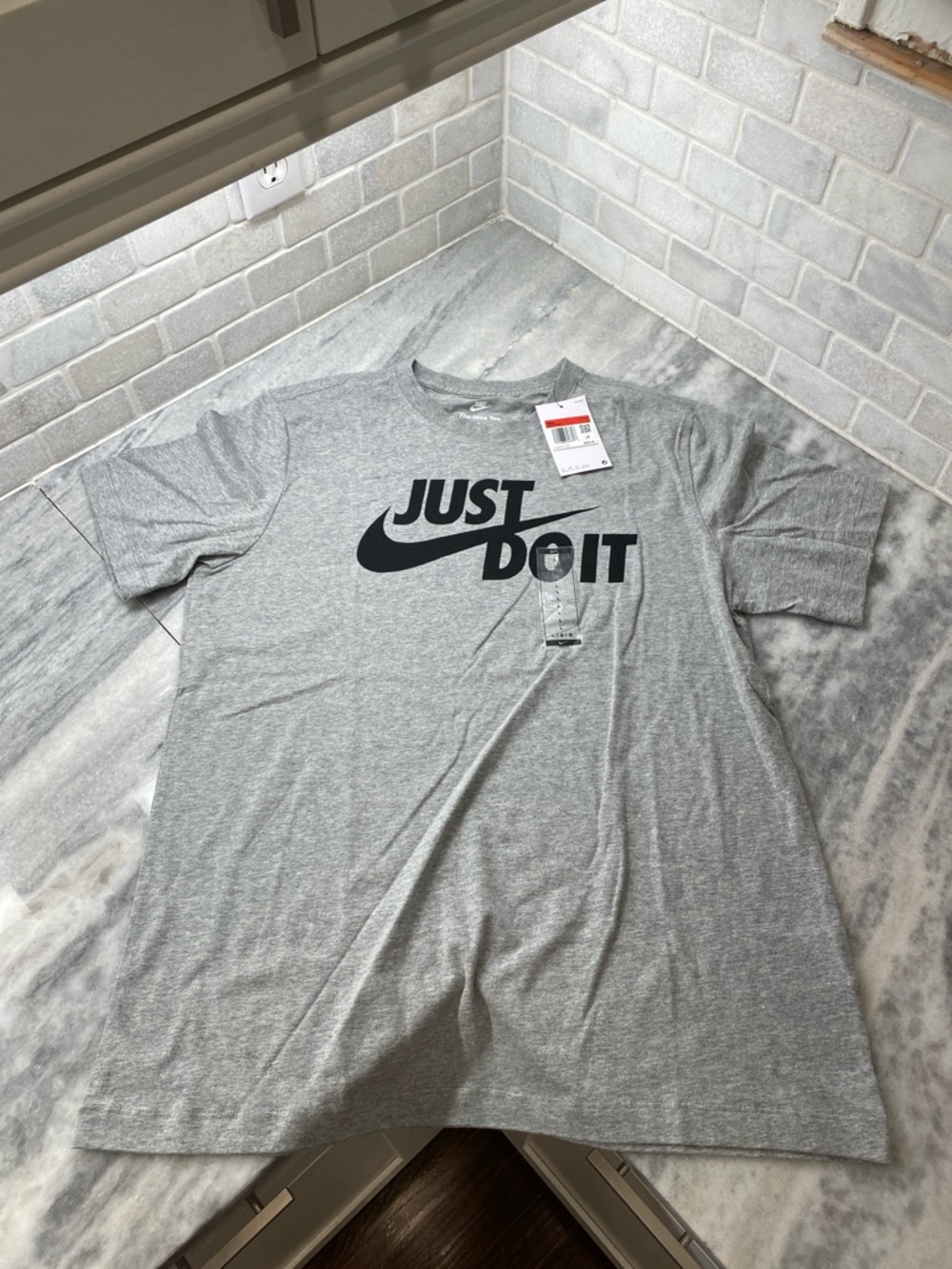 Nike Gray 'Just Do It' Graphic Short Sleeve Tee